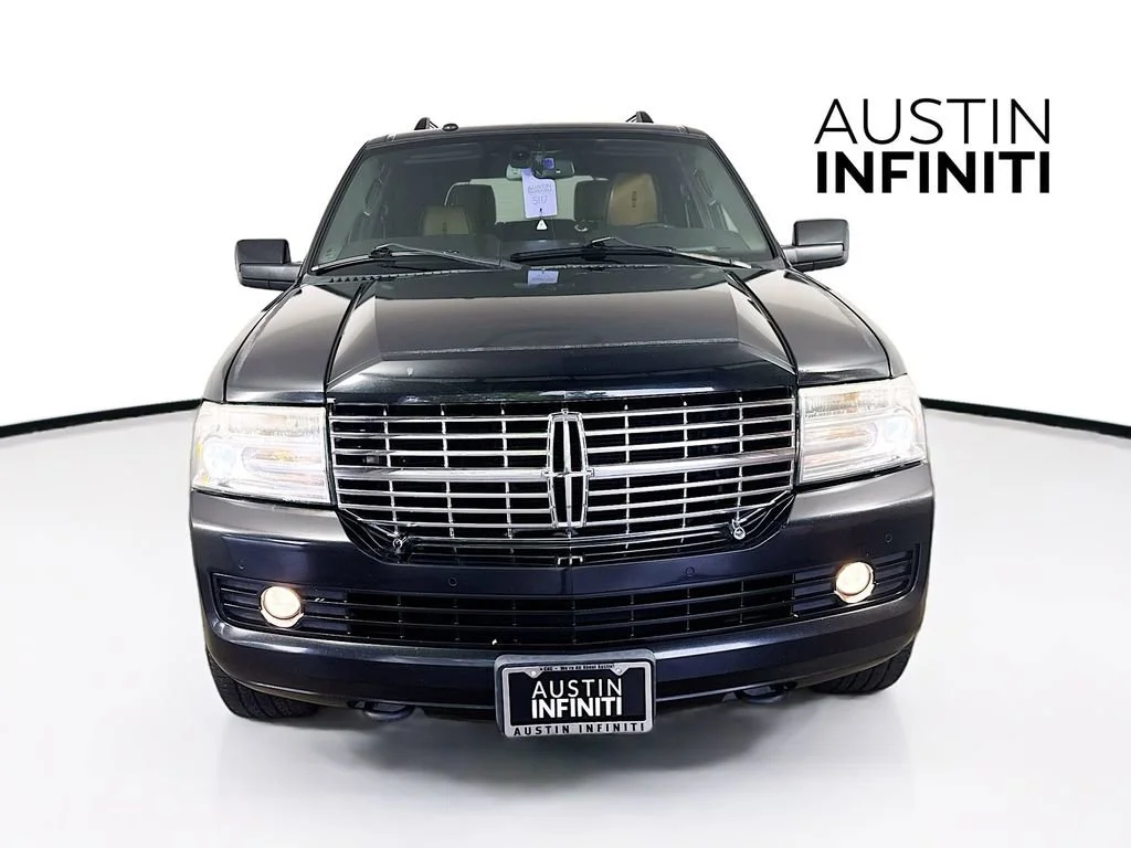 Used 2013 Black Lincoln Base image 2