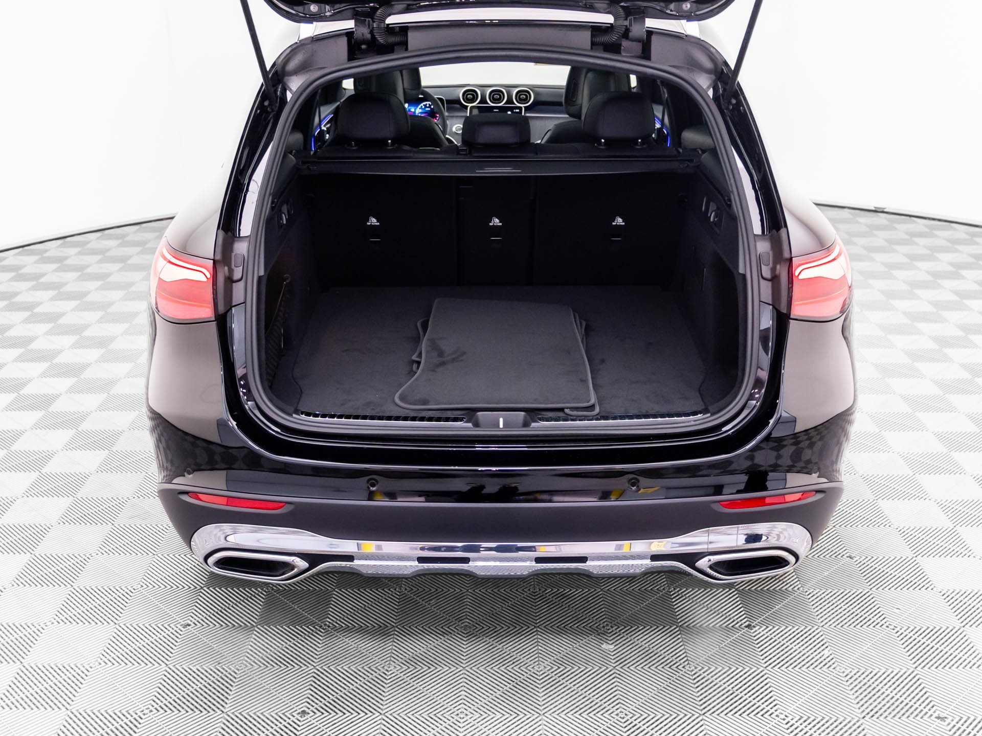 Used 2026 Black Mercedes-Benz GLC 300 image 34