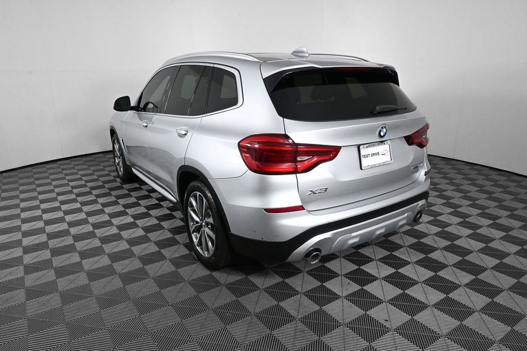 Used 2019 Silver BMW sDrive30i image 4