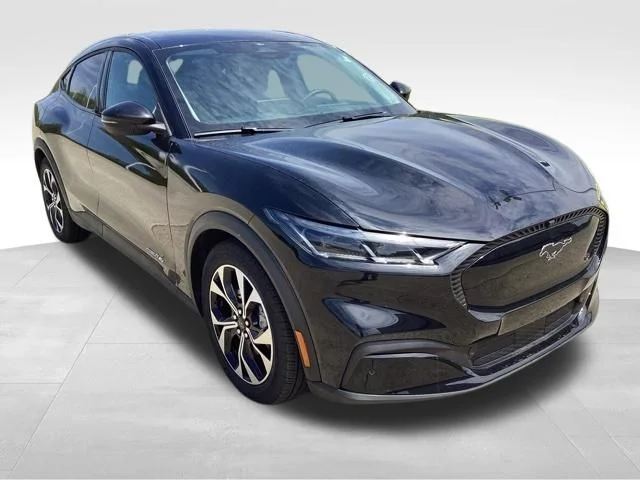 2025 Ford Mustang-Mach-e Select's photo