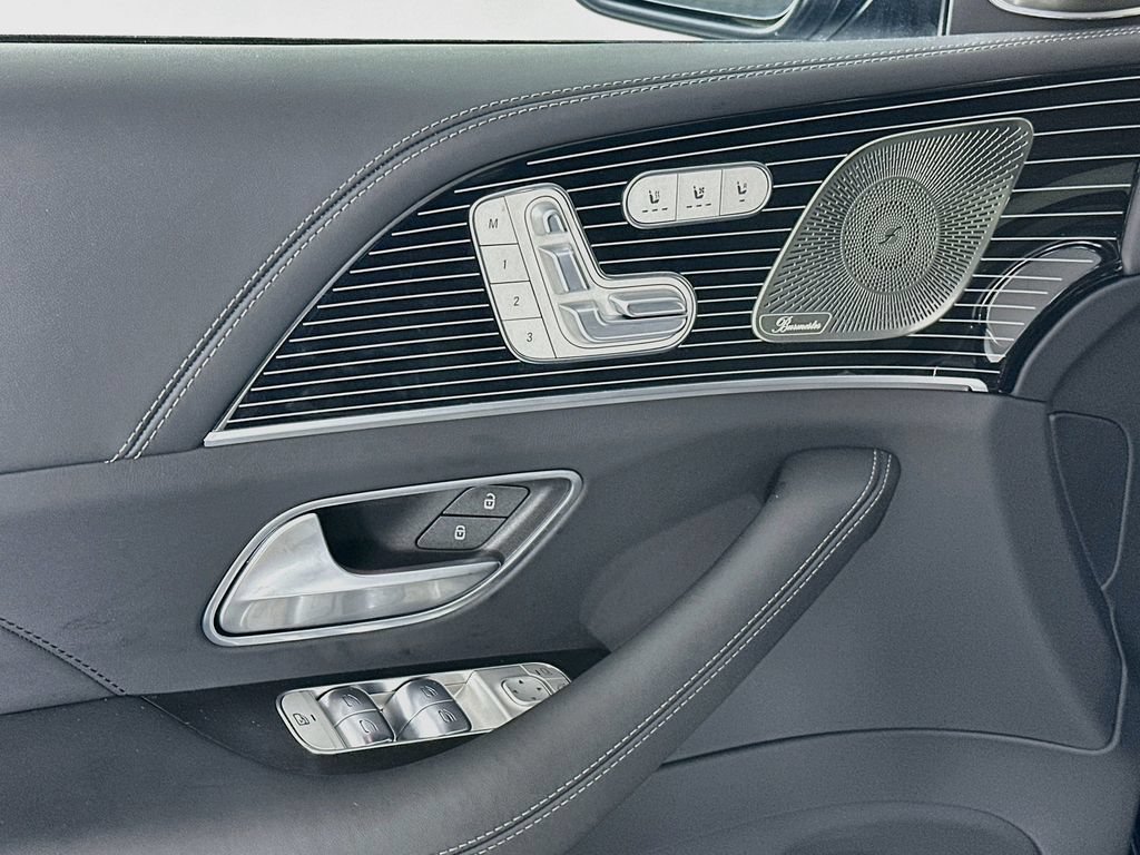 New 2026 Cirrus Silver Metallic Mercedes-Benz Maybach GLS 600 image 53