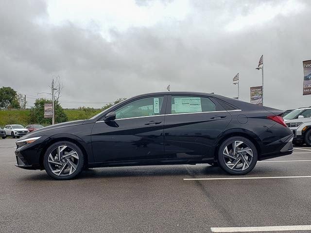 New 2025 Black Hyundai Limited image 8