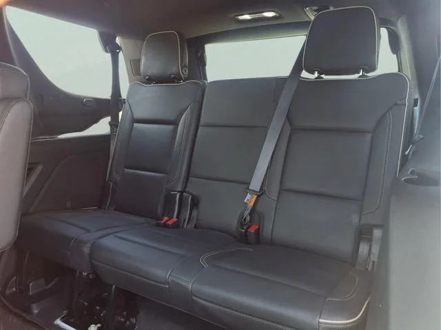 Used 2021 IRIDESCENT PEARL TRICOAT Chevrolet Premier image 25