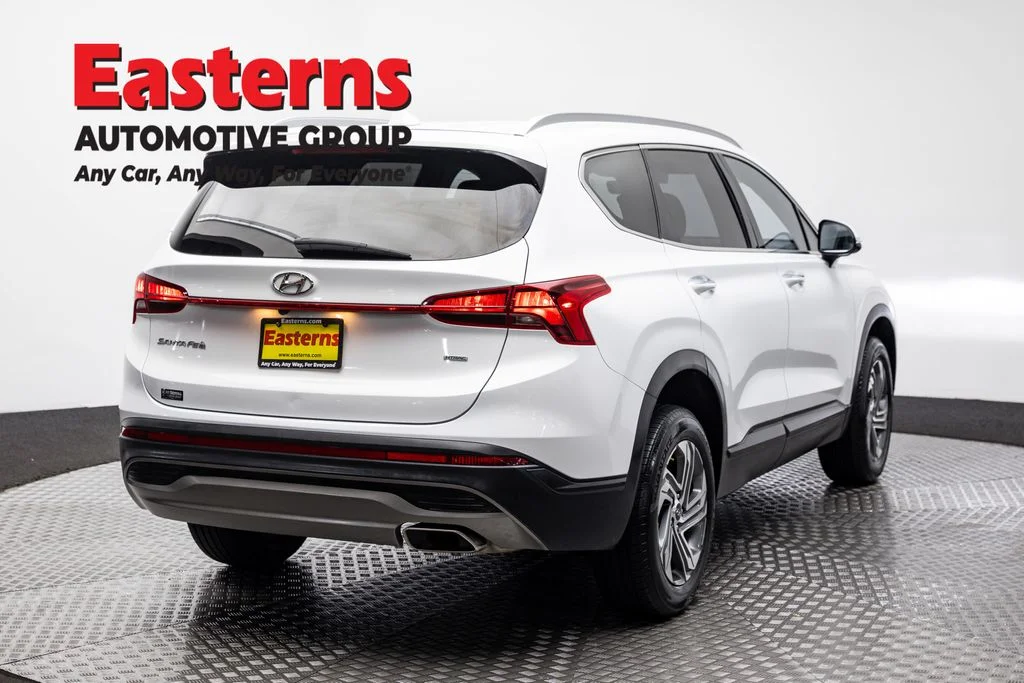 Used 2023 White Hyundai SEL image 5