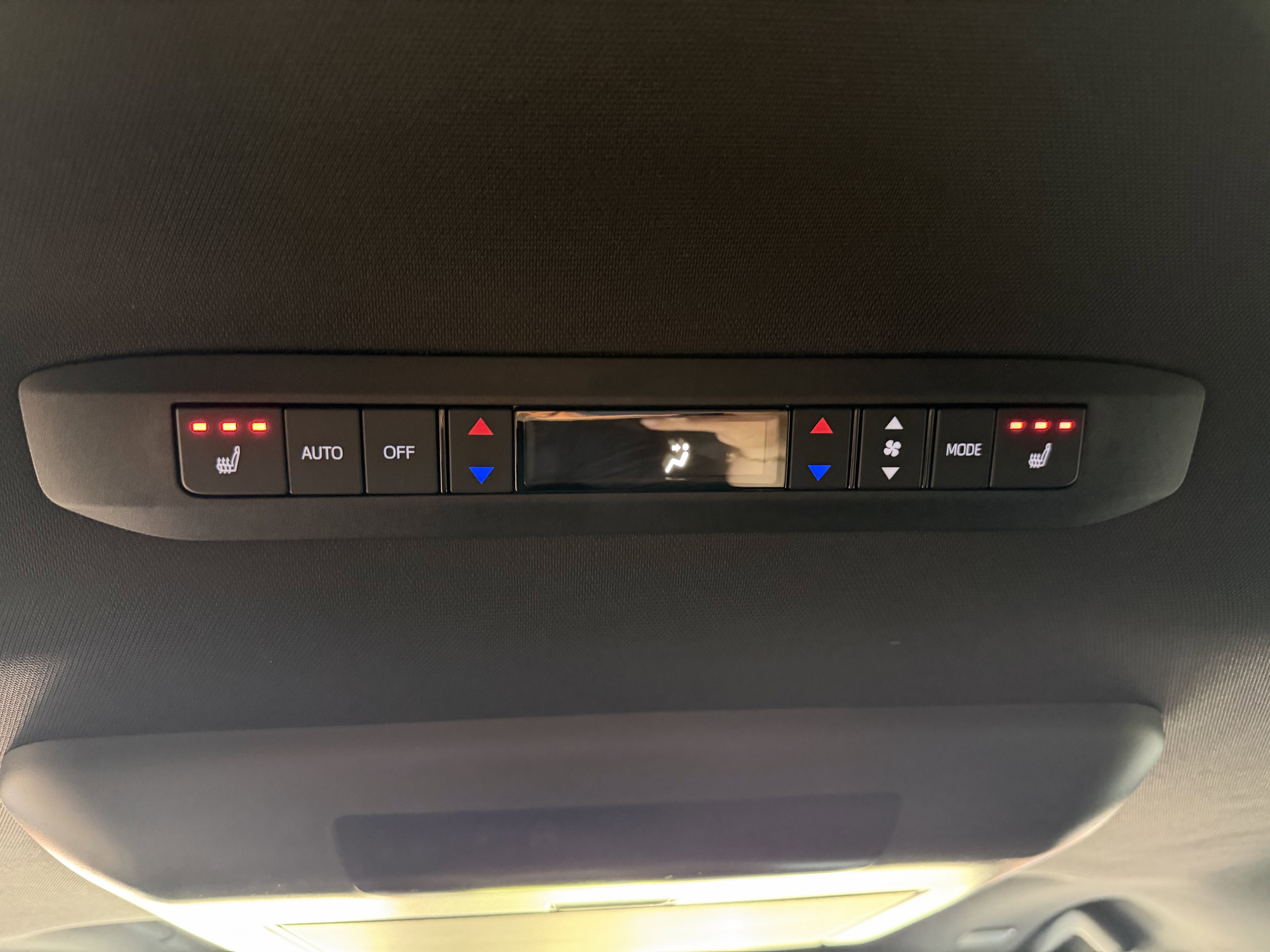 2026 Toyota Sienna Platinum - Photo 58