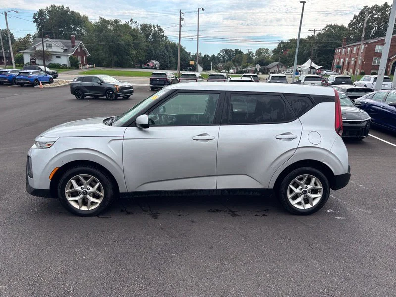 Used 2020 Silver Kia S image 5