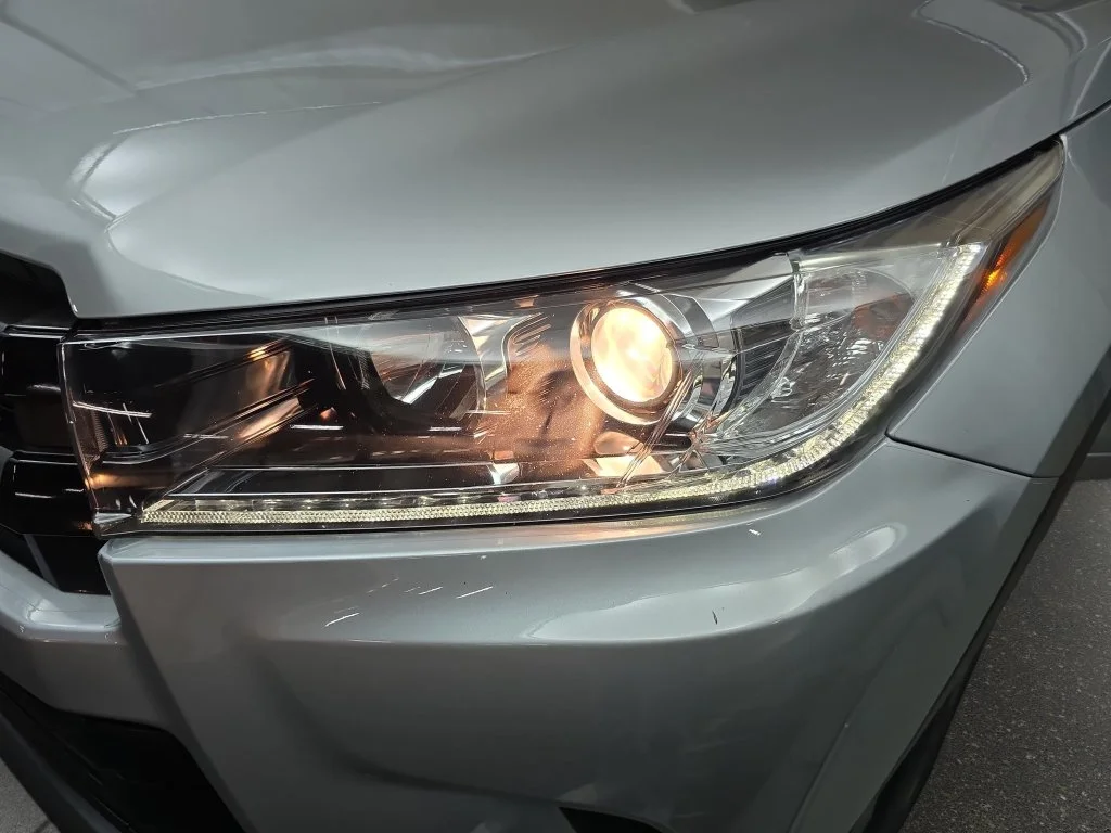 Used 2017 Silver Toyota SE image 31