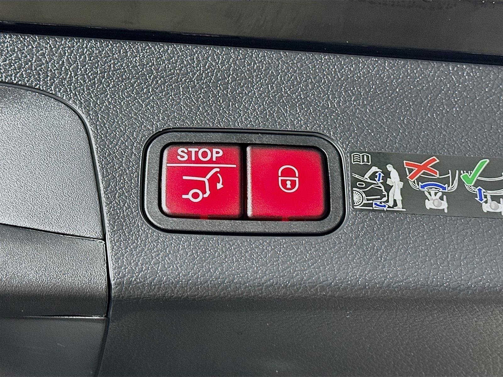 Used 2026  Mercedes-Benz GLS 450 image 36