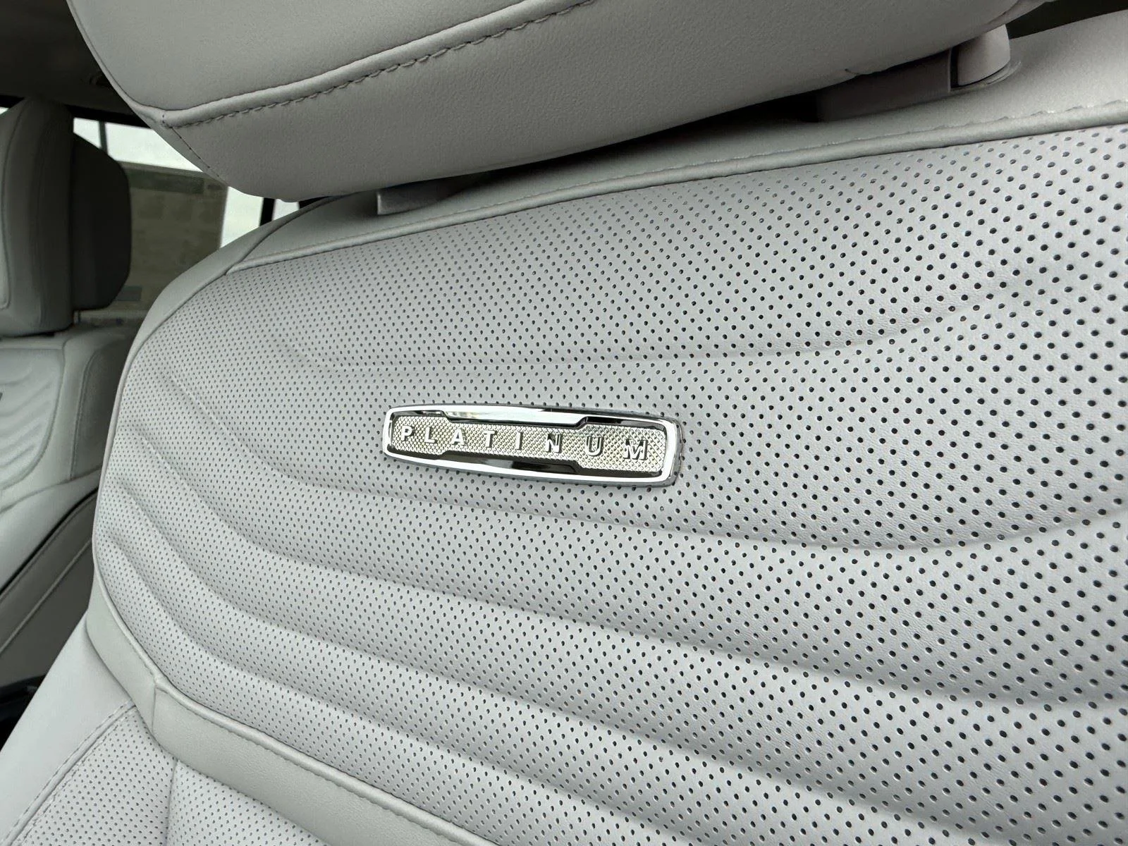 New 2026 Star White Metallic Tri-Coat Ford MAX Platinum® image 24