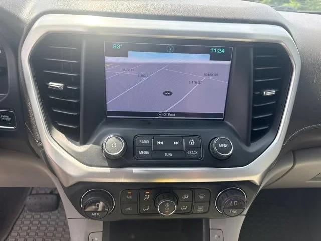 Used 2017 WHITE FROST TRICOAT GMC SLT image 9
