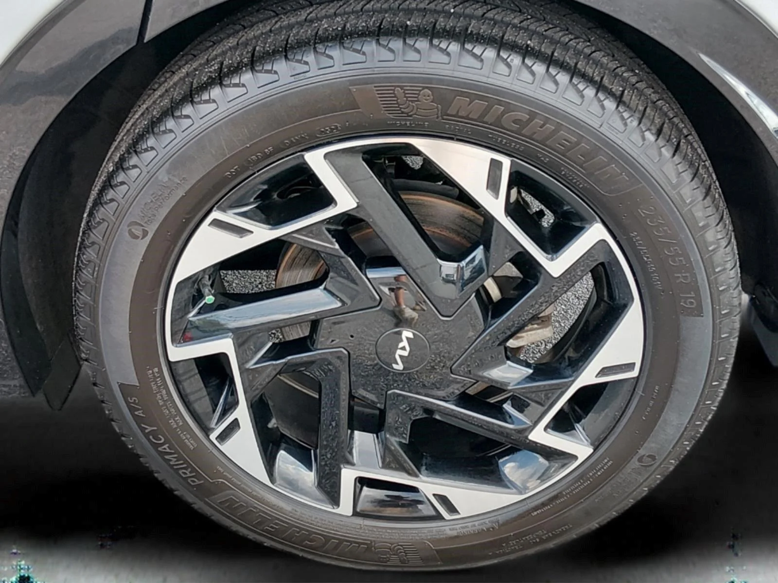 Used 2024 Wolf Gray Kia SX-Prestige image 12