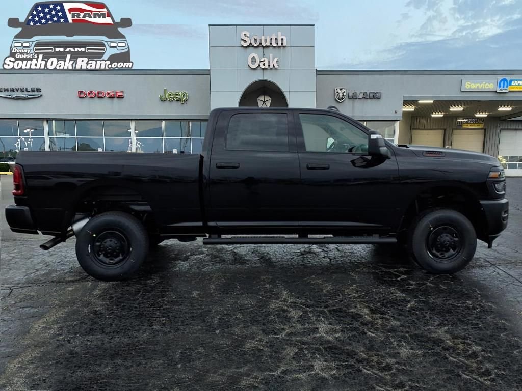 New 2026 Diamond Black Crystal Pearl-Coat Exterior Paint RAM Tradesman image 2