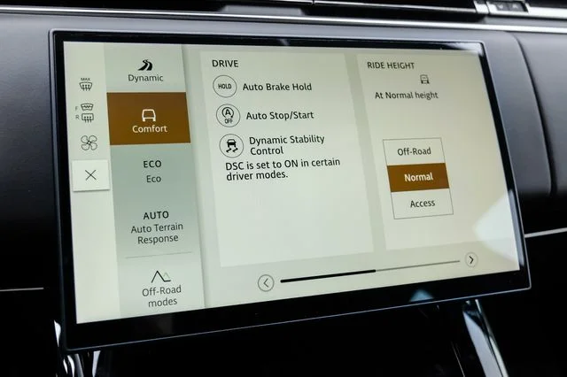 New 2026  Land Rover Dynamic SE image 37