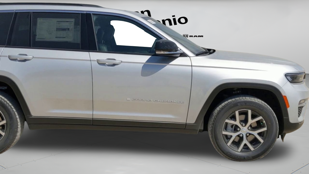 New 2025 Silver Zynith Exterior Paint Jeep Limited image 42