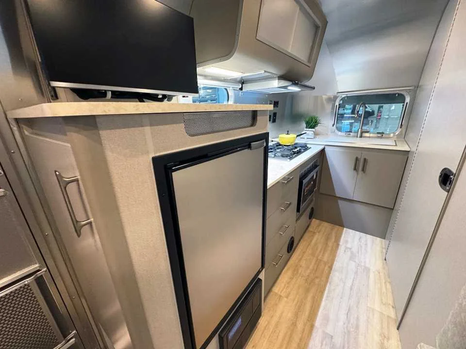 Used 2026 SILVER AIRSTREAM  image 14