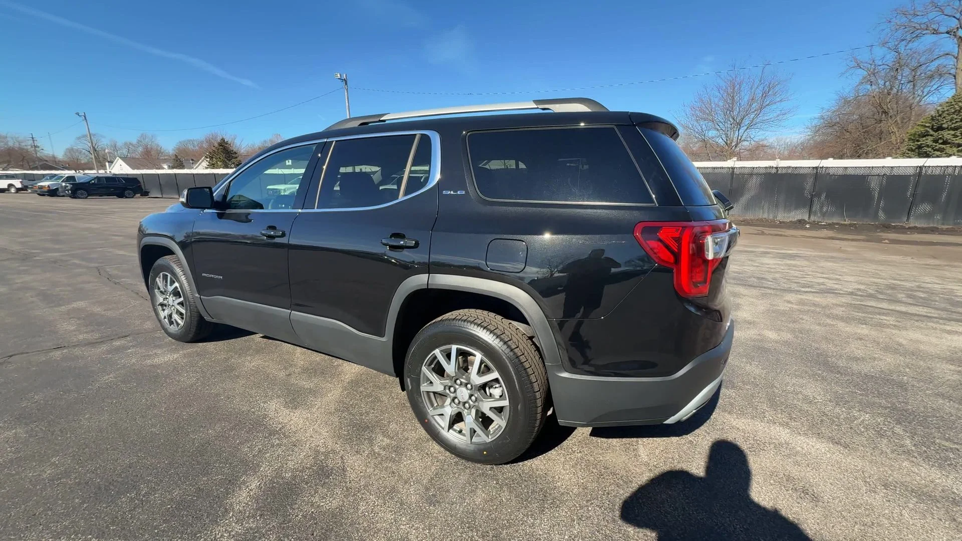 Used 2023 Ebony Twilight Metallic GMC SLE image 6