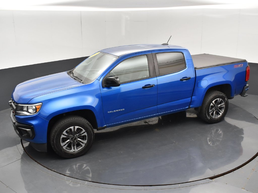 Used 2021 Blue Chevrolet Z71 image 32
