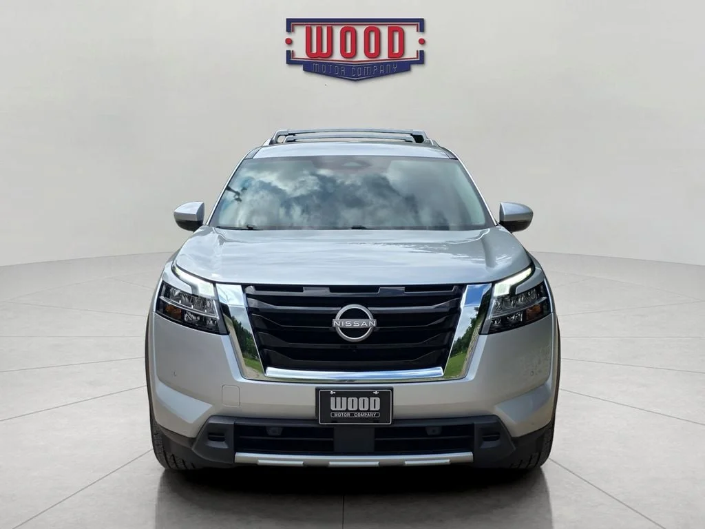Used 2023 Brilliant Silver Metallic Nissan SL image 9