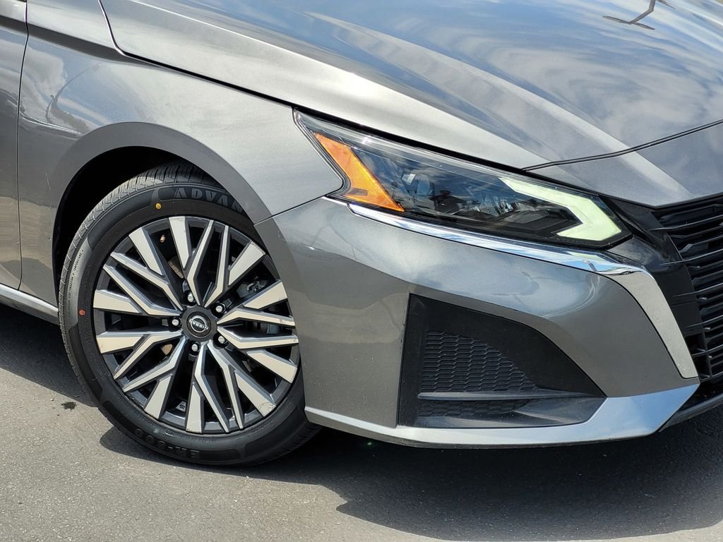 Used 2024 Gray Nissan 2.5 SV image 9