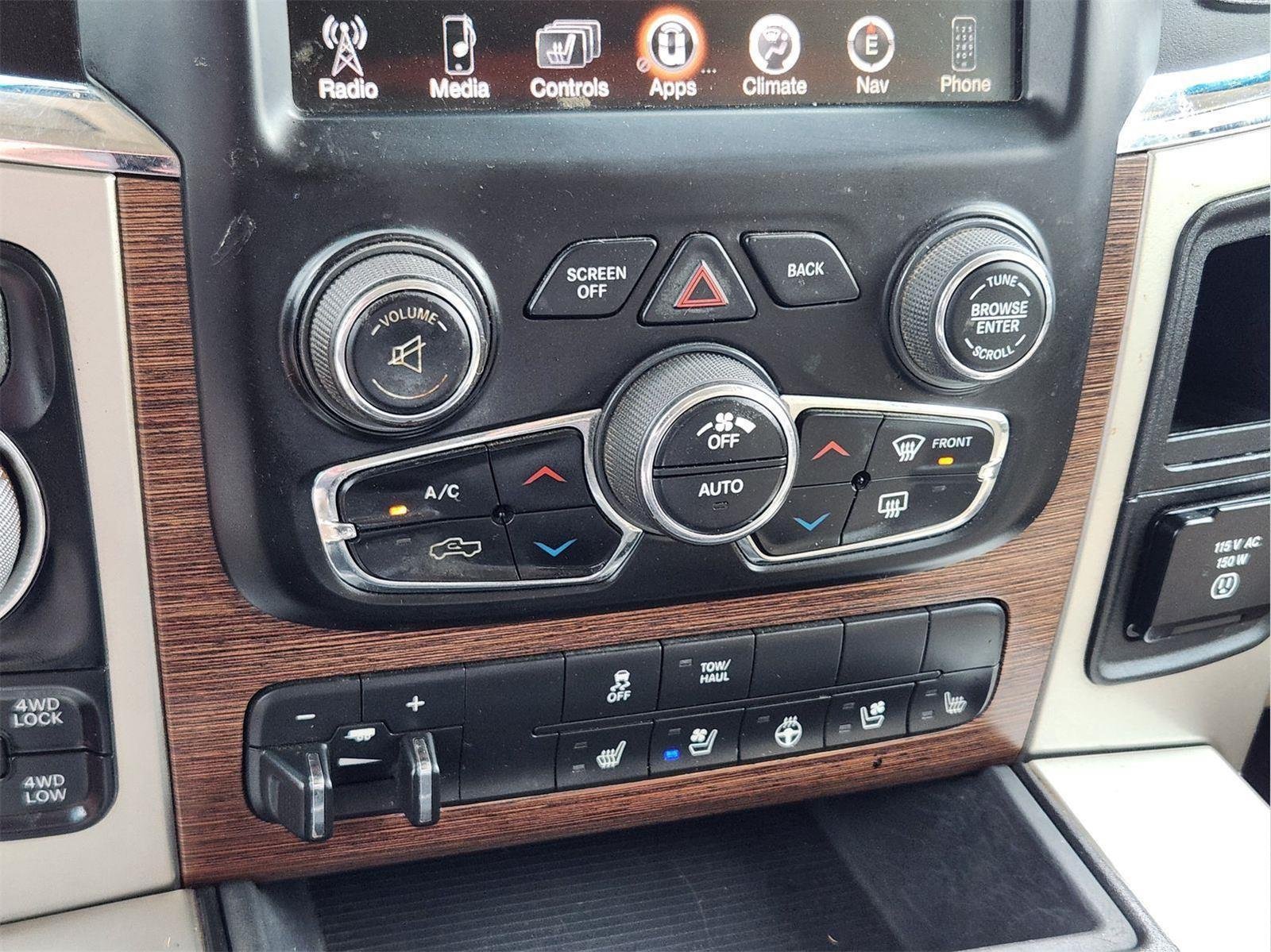 Used 2016 Brilliant Black Crystal Pearlcoat Ram Laramie image 18