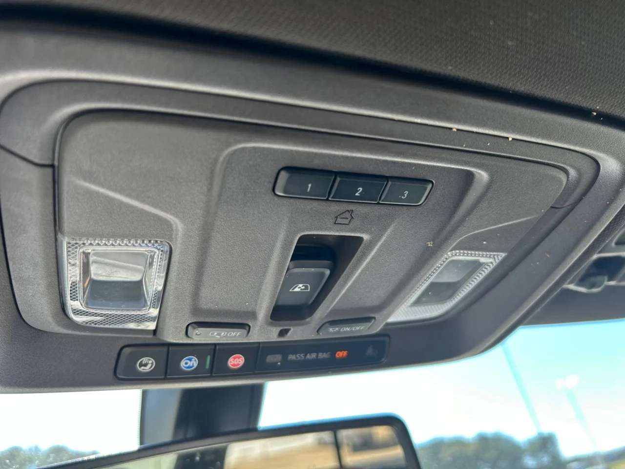 Used 2020 WHITE FROST TRICOAT GMC SLT image 14