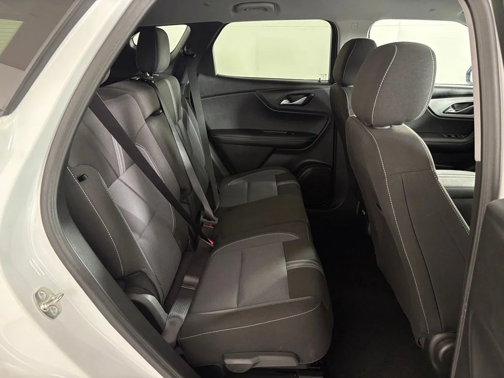 Used 2025 White Chevrolet LT image 36