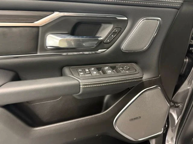 New 2026 Granite Crystal Metallic Clear-Coat Exterior Paint RAM Laramie image 13