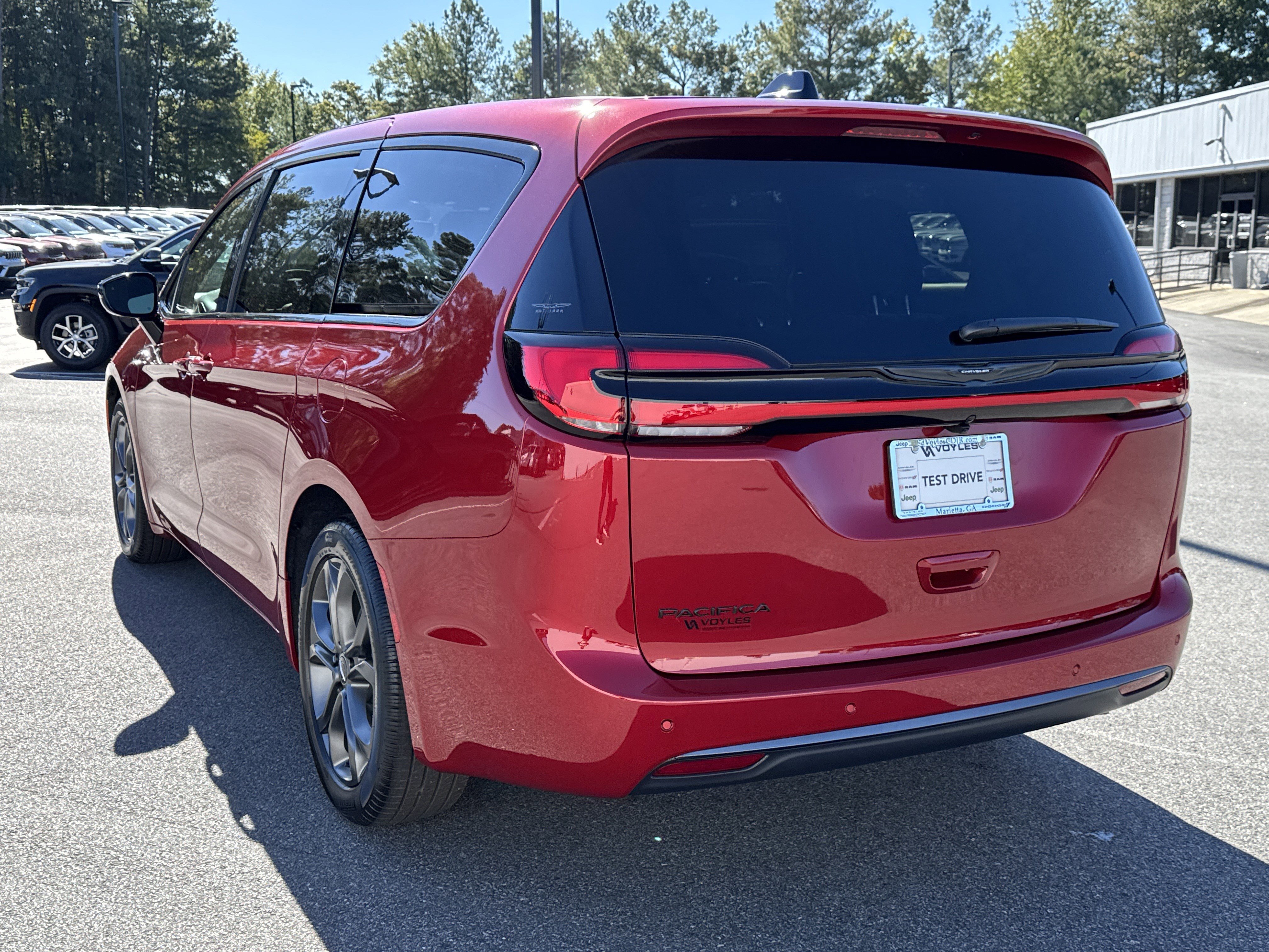 New 2026 Red Hot Pearlcoat Chrysler Select image 6