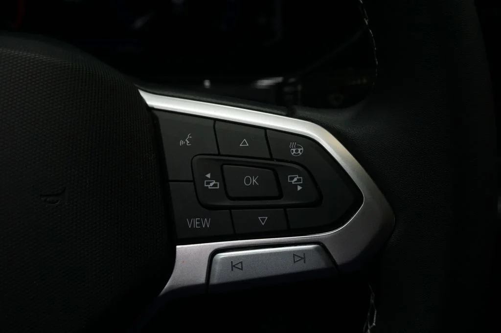 Certified Used 2023 Black Volkswagen 1.5T SEL image 19