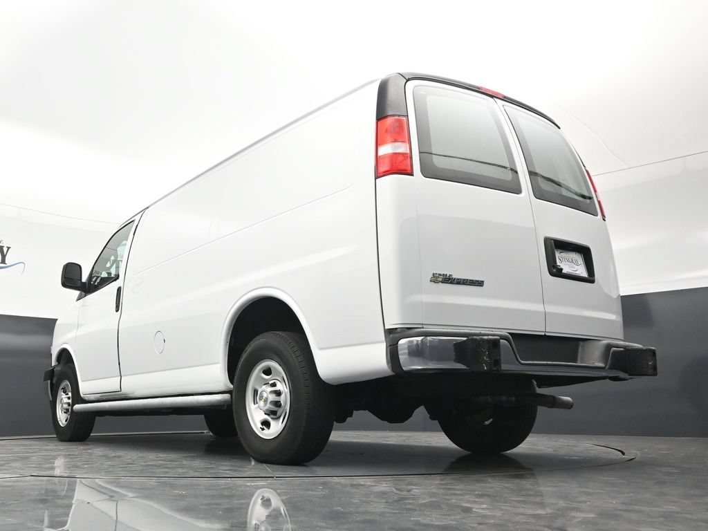 Used 2024 Summit White Chevrolet WT image 33