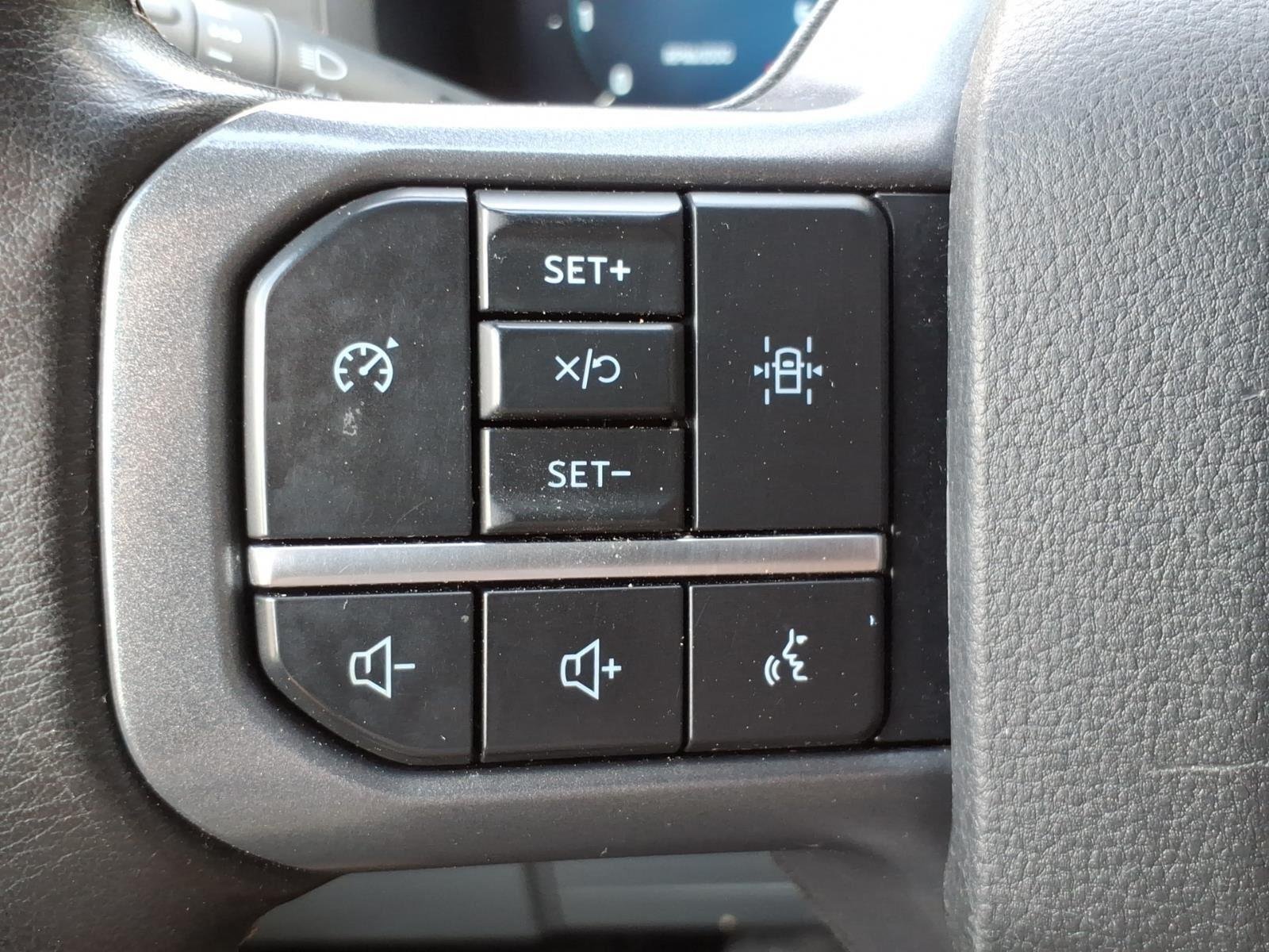 Used 2024 Agate Black Metallic Ford XLT image 15