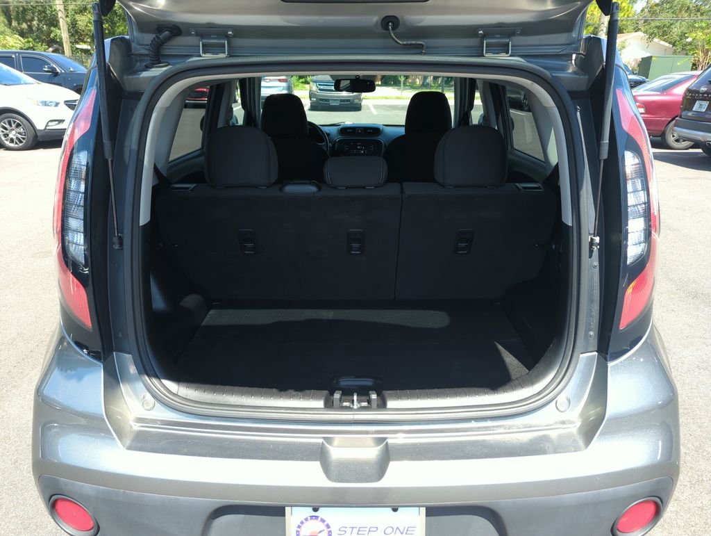 Used 2017 Gray Kia Base image 27