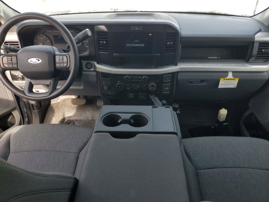 2025 Ford F-550 Super Duty Chassis Cab XL - Photo 26