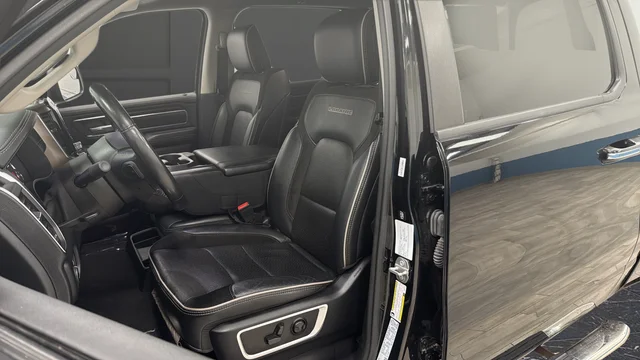 Used 2022 Diamond Black Crystal Pearlcoat Ram Laramie image 9