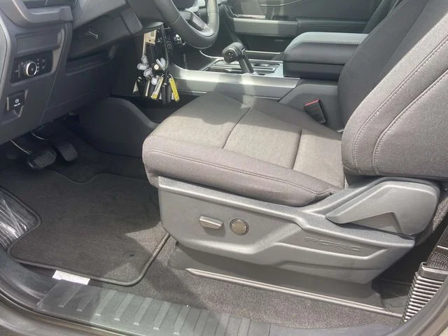 New 2026 Carbonized Gray Metallic Ford XLT image 11