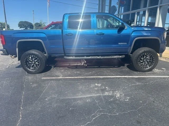 Used 2017 Blue GMC SLE image 8