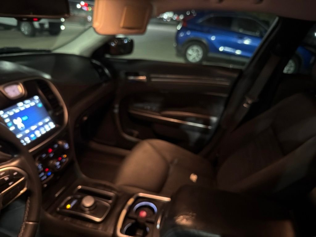 Used 2018 Gray Chrysler Touring image 8