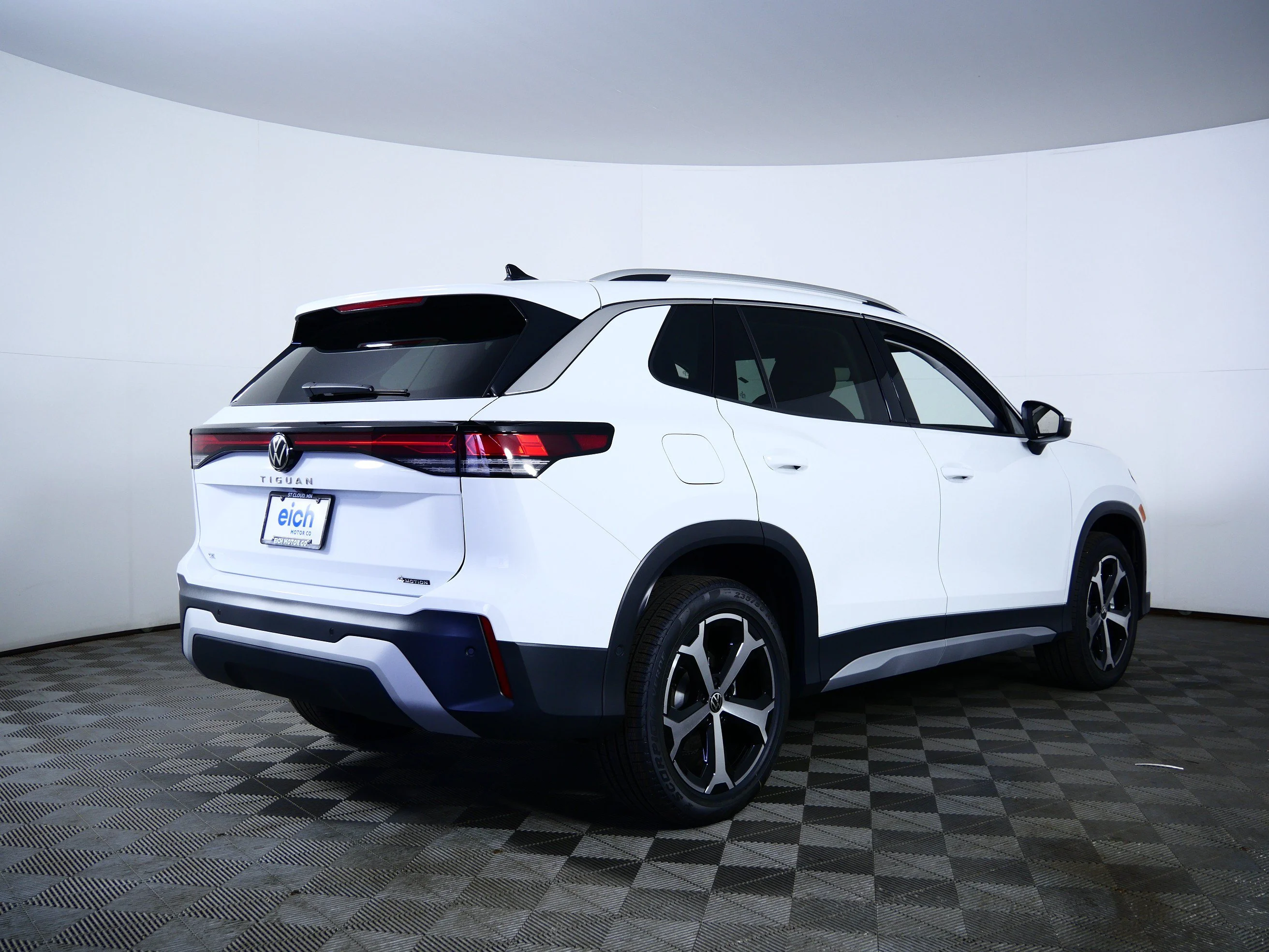 New 2026 Pure White Volkswagen SE image 7