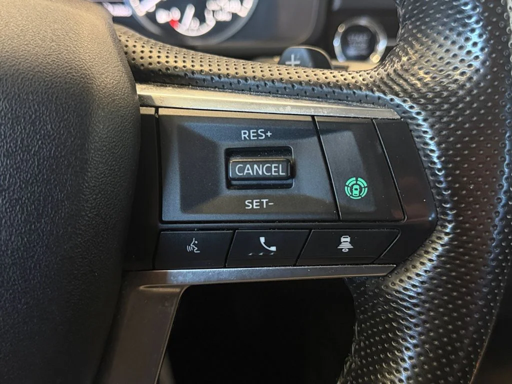 Used 2022 Gray Mitsubishi SE image 31
