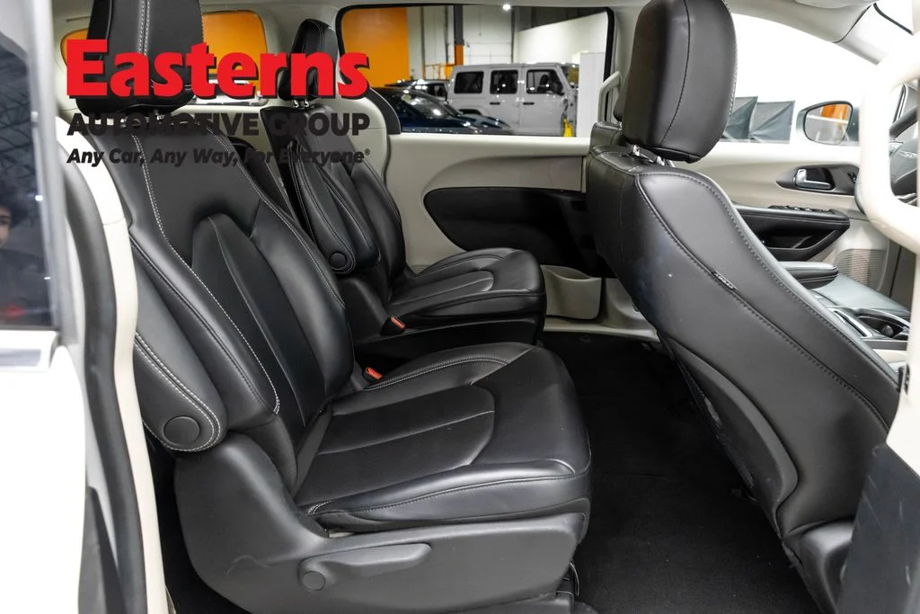 Used 2023 White Chrysler Touring L image 24