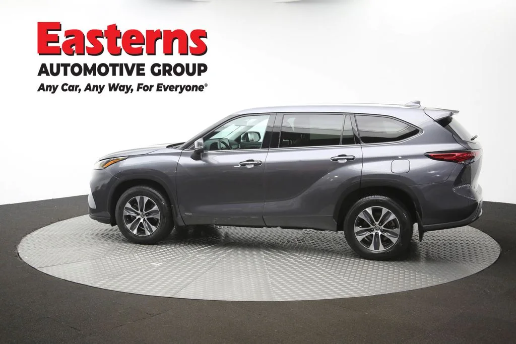 Used 2022 Gray Toyota XLE image 63