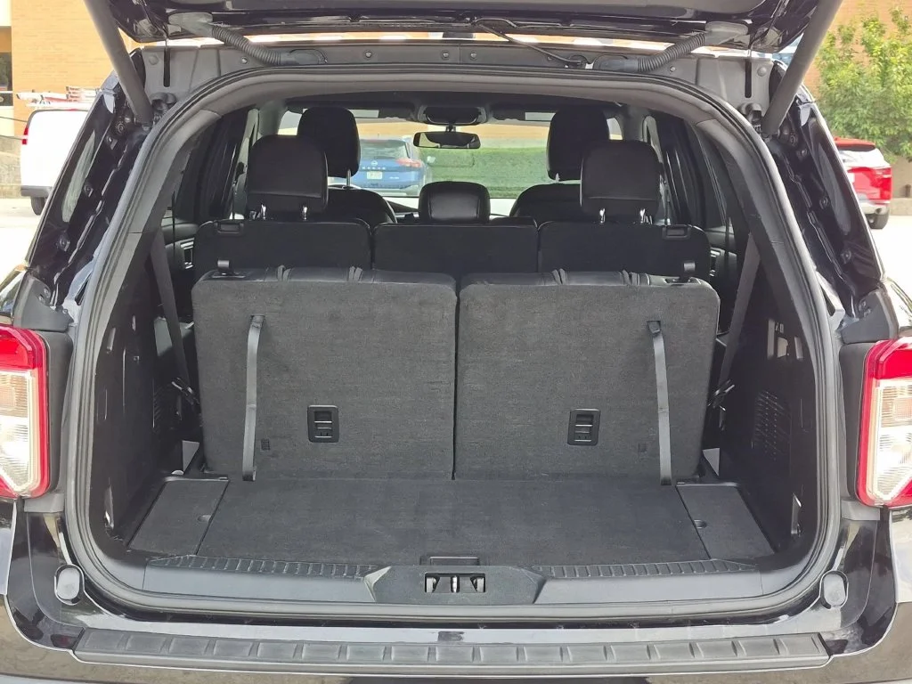 Used 2020 Black Ford XLT image 7