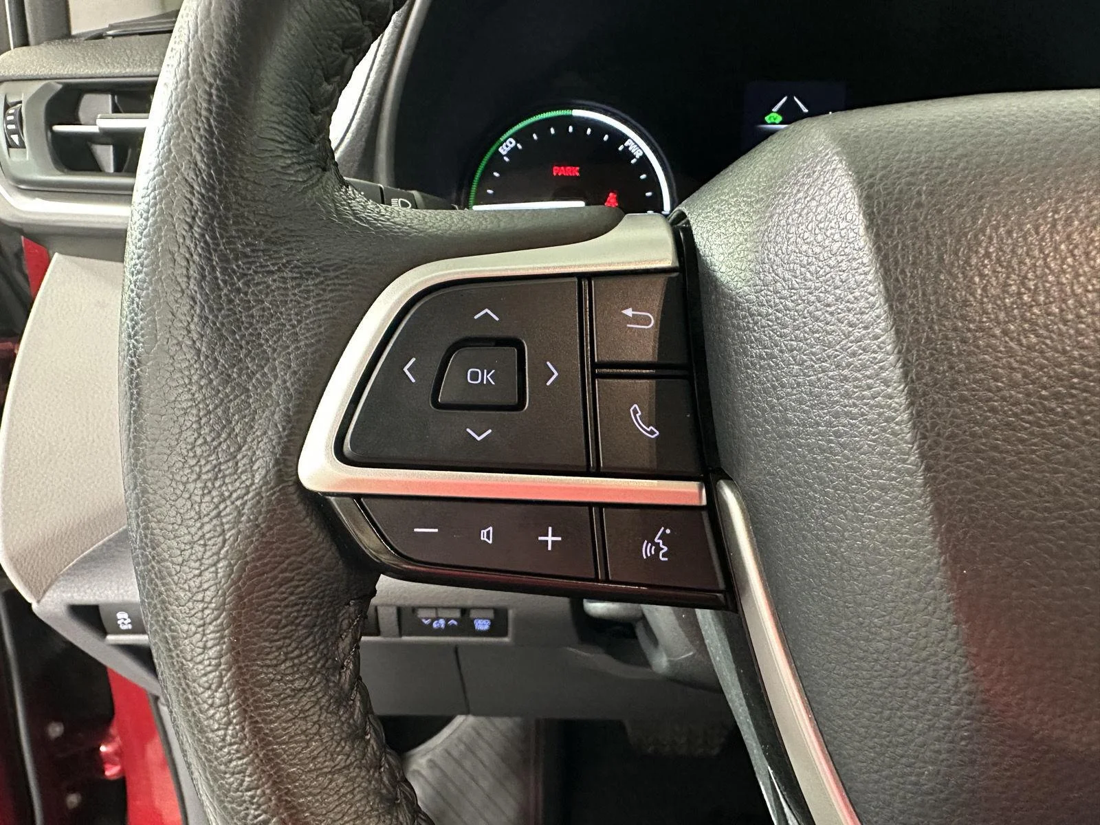 Used 2024 Ruby Flare Pearl Toyota XLE image 17
