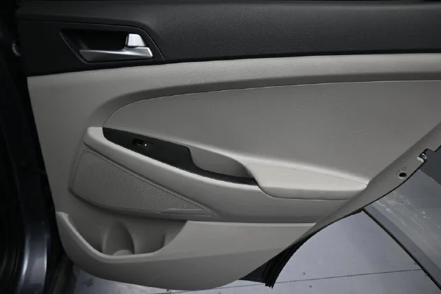 Used 2021 Gray Hyundai SE image 15