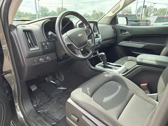 Used 2018 Deepwood Green Metallic Chevrolet 4WD LT image 19