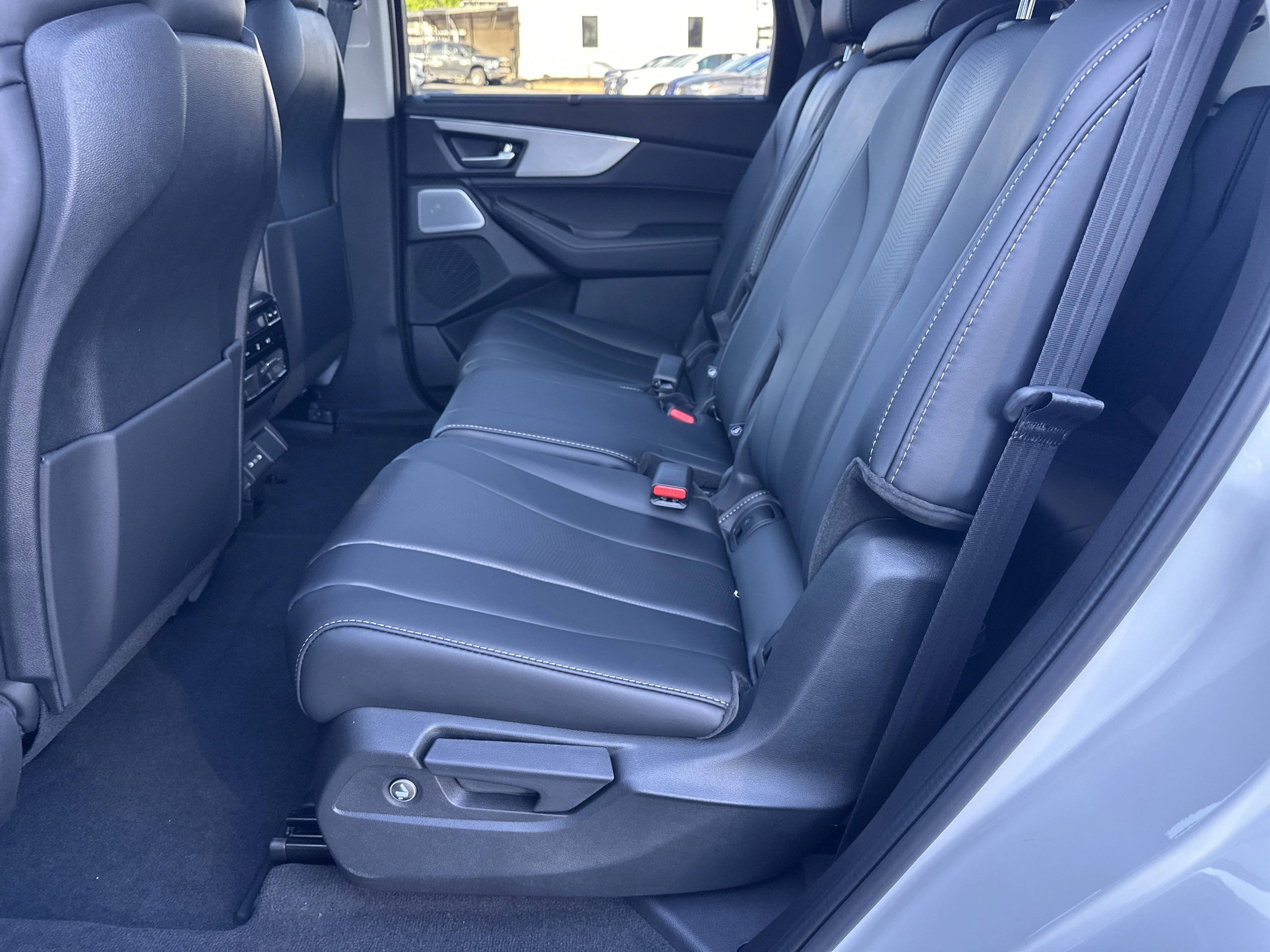 New 2026 Platinum White Pearl Acura w/Technology Package image 13
