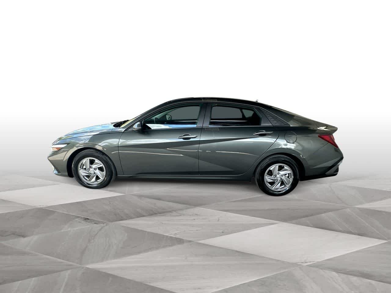 2026 Hyundai Elantra SE - Photo 5