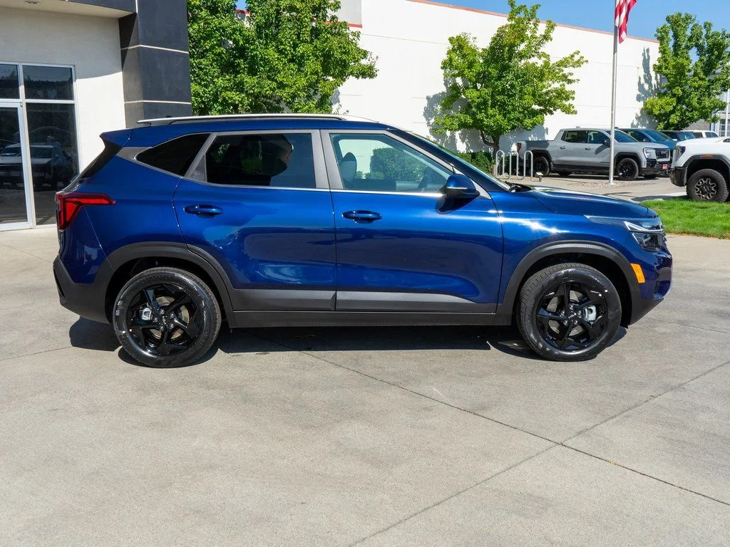 New 2026 Dark Ocean Blue Kia EX image 8