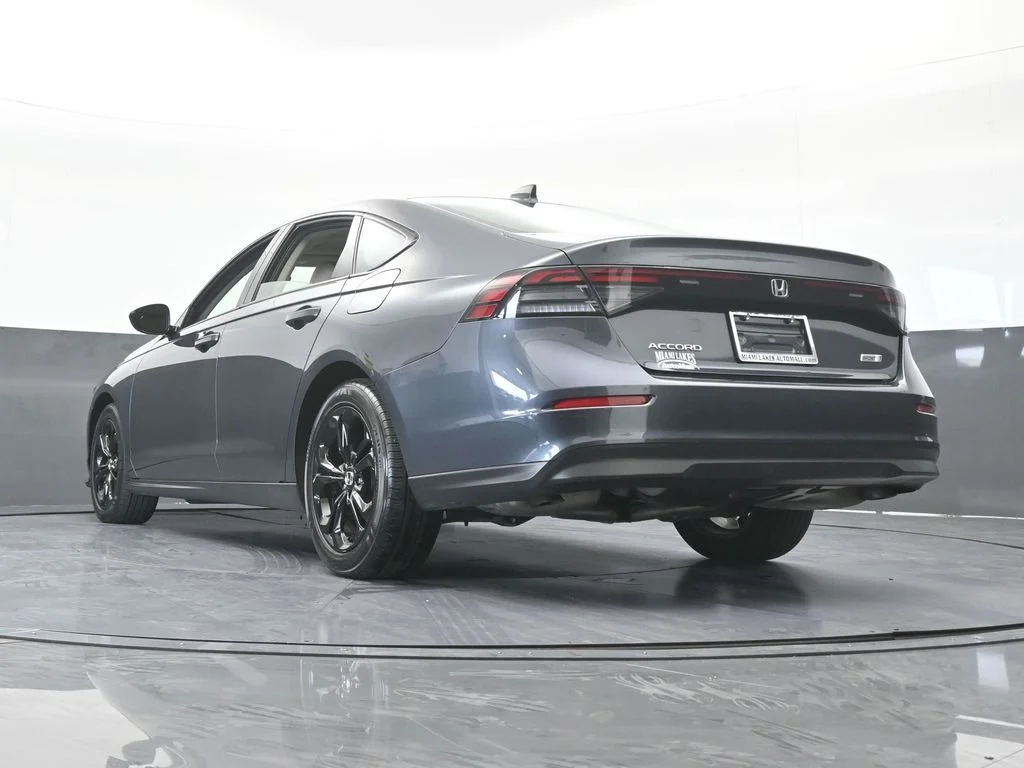 Used 2025 Gray Honda SE image 56
