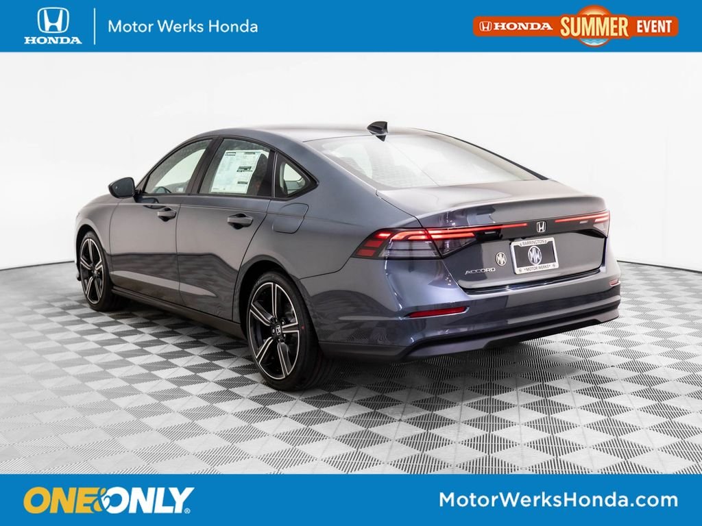 New 2026 Meteorite Gray Metallic Honda SE image 3